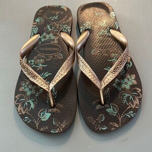 HAVAIVANAS  Flip Flops Size 7.5